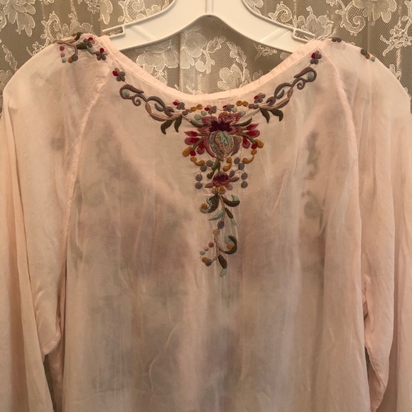 JOHNNY WAS * NWOT Shell Pink Sheer Floral Embroidered Blouse - Picture 4 of 6